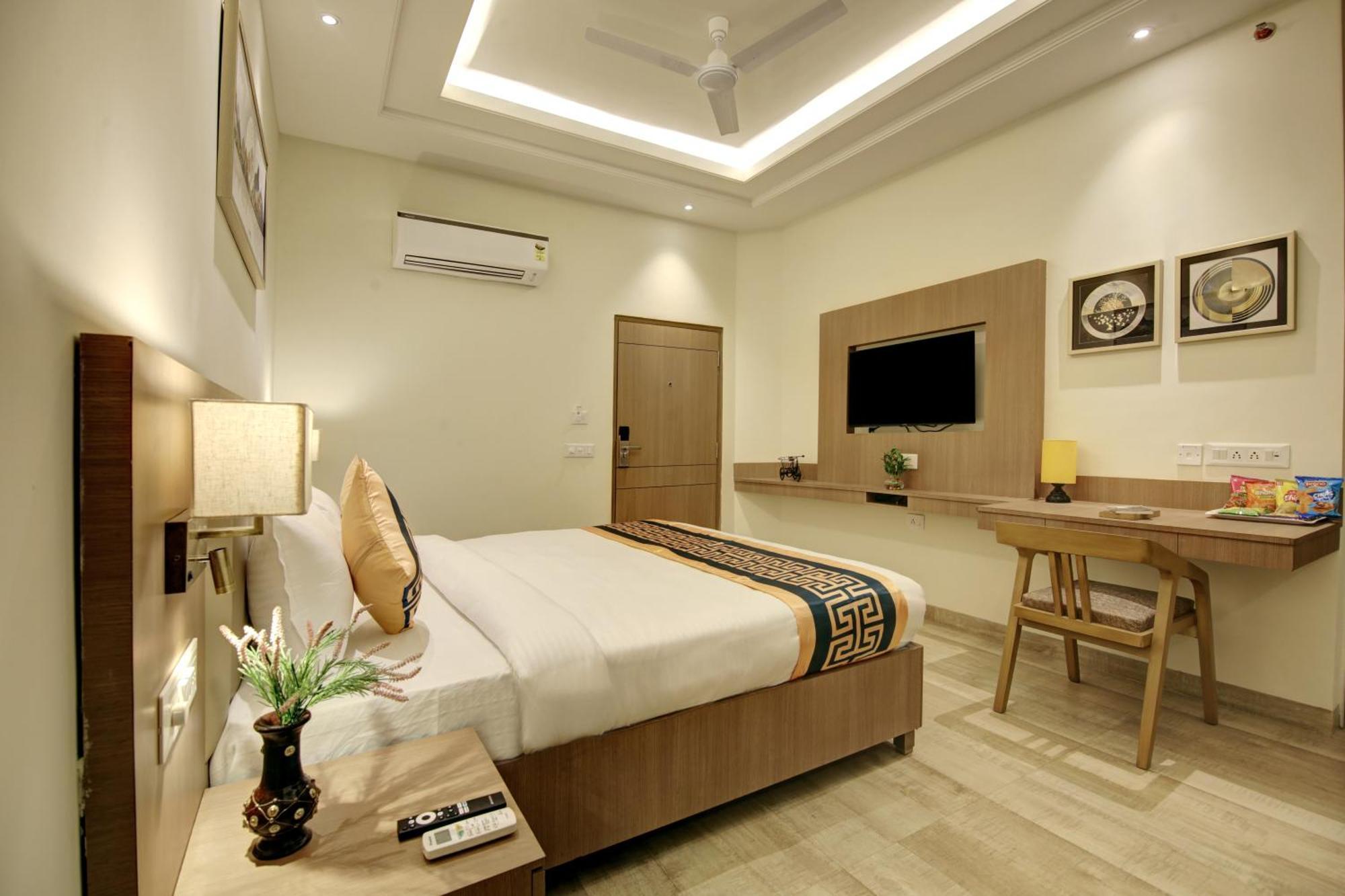 Airport Hotel Claytone New Delhi Eksteriør billede