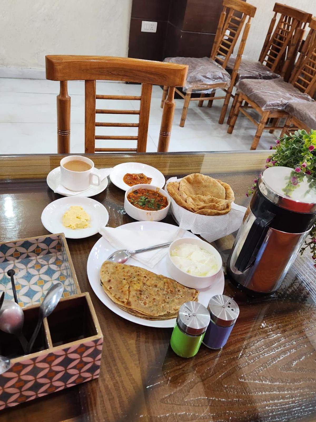 Airport Hotel Claytone New Delhi Eksteriør billede