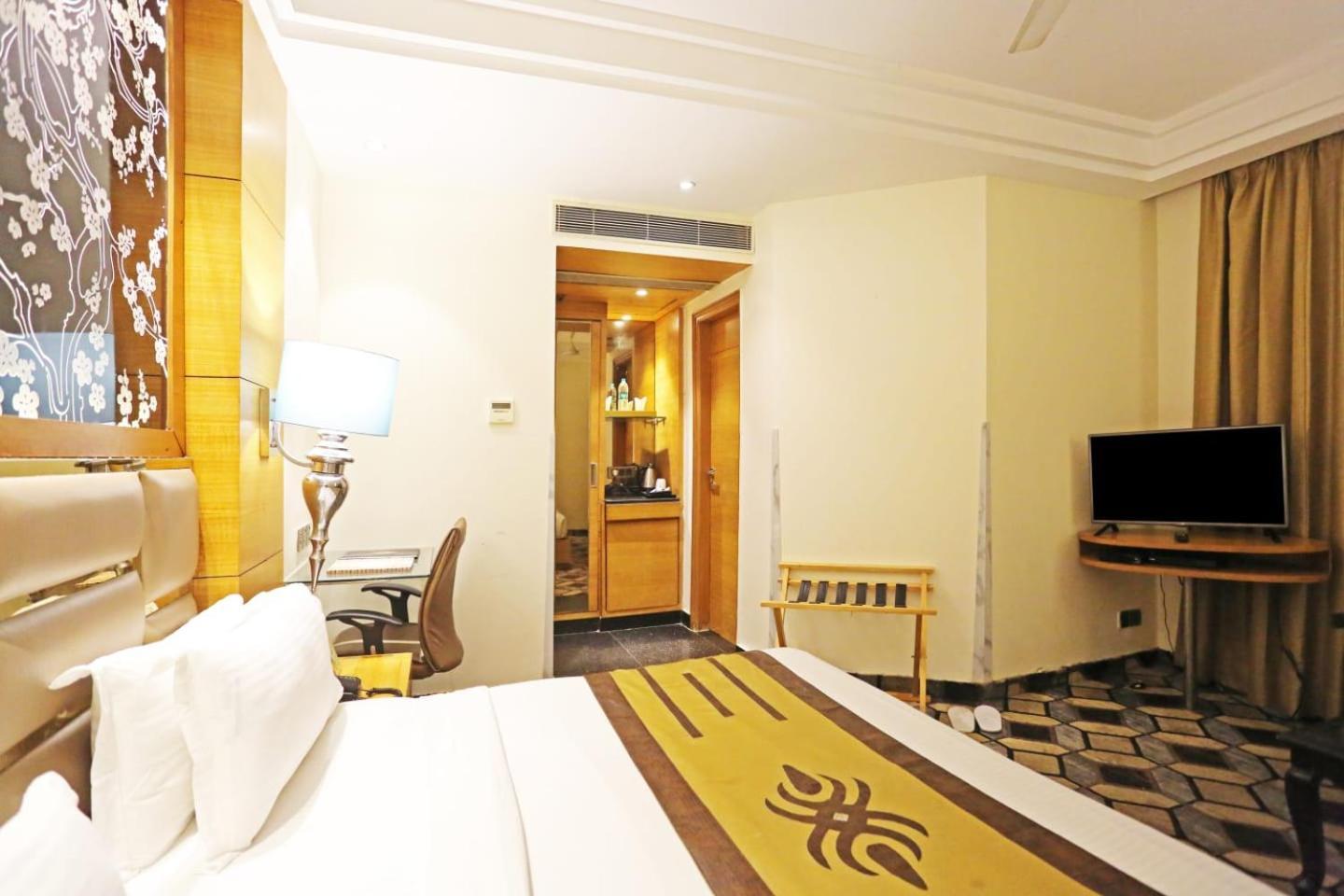 Airport Hotel Claytone New Delhi Eksteriør billede