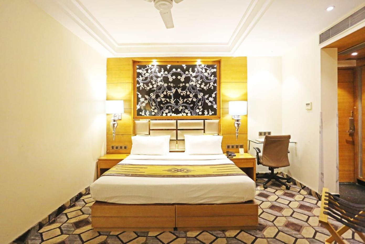 Airport Hotel Claytone New Delhi Eksteriør billede
