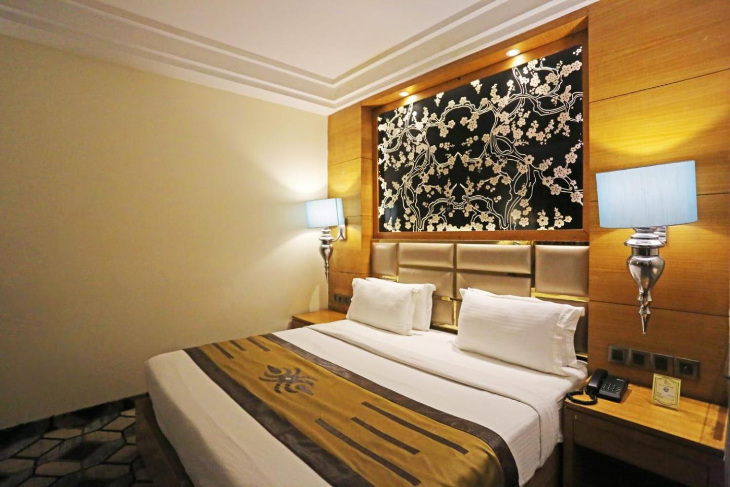 Airport Hotel Claytone New Delhi Eksteriør billede